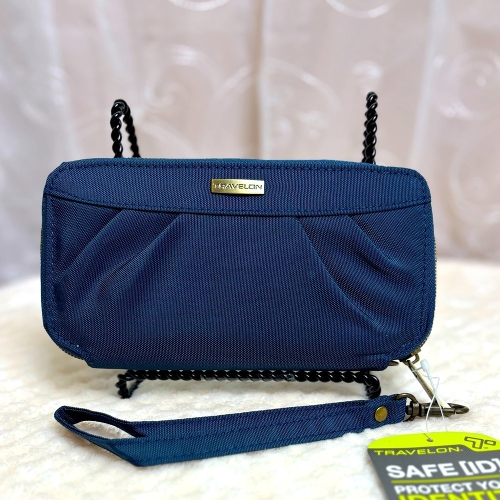 Travelon RFID Blocking Travel Wristlet Wallet